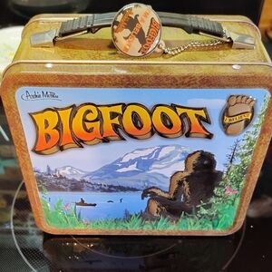 Bigfoot Lunch Box with Keychain